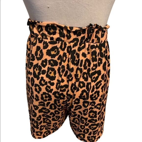 Simply Southern Leopard Short w/Waist Tie Sz S/M - Picture 3 of 7